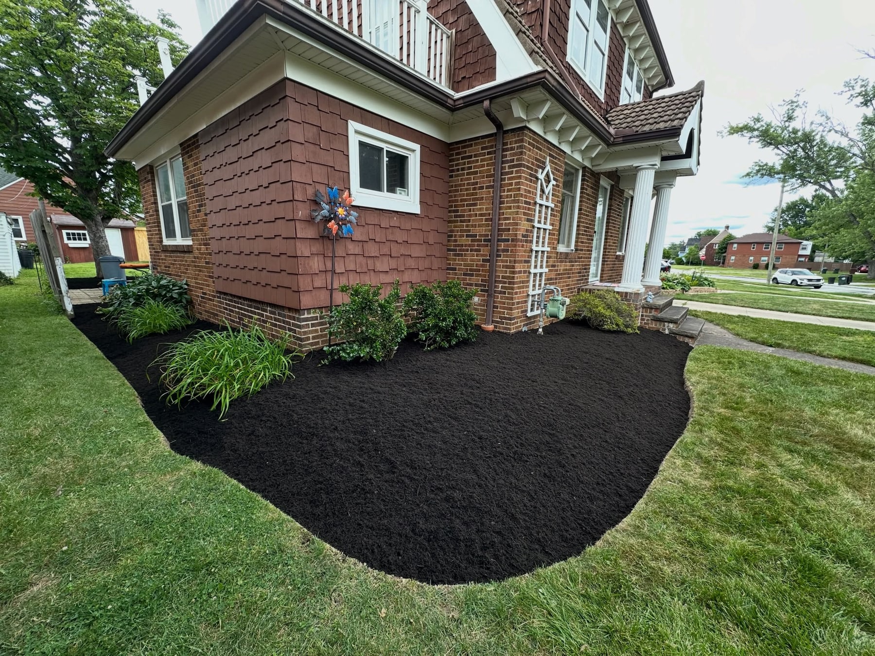 Mulch Installation by Royals Lawn Care